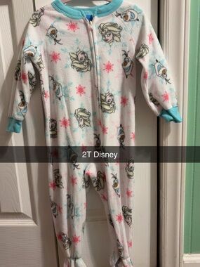 Disney White & Teal Frozen Elsa & Olaf Fleece Footed One-Piece